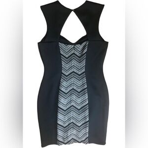 Guess Curvaceous Bodycon
Jocelyn Black Ivory Print Sheath Dress Sz 12 Date Nite